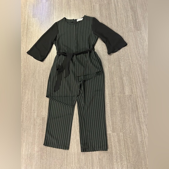 ✨Host pick ✨Fanshion Elegant Black Striped set  with excellent condition - Picture 5 of 8